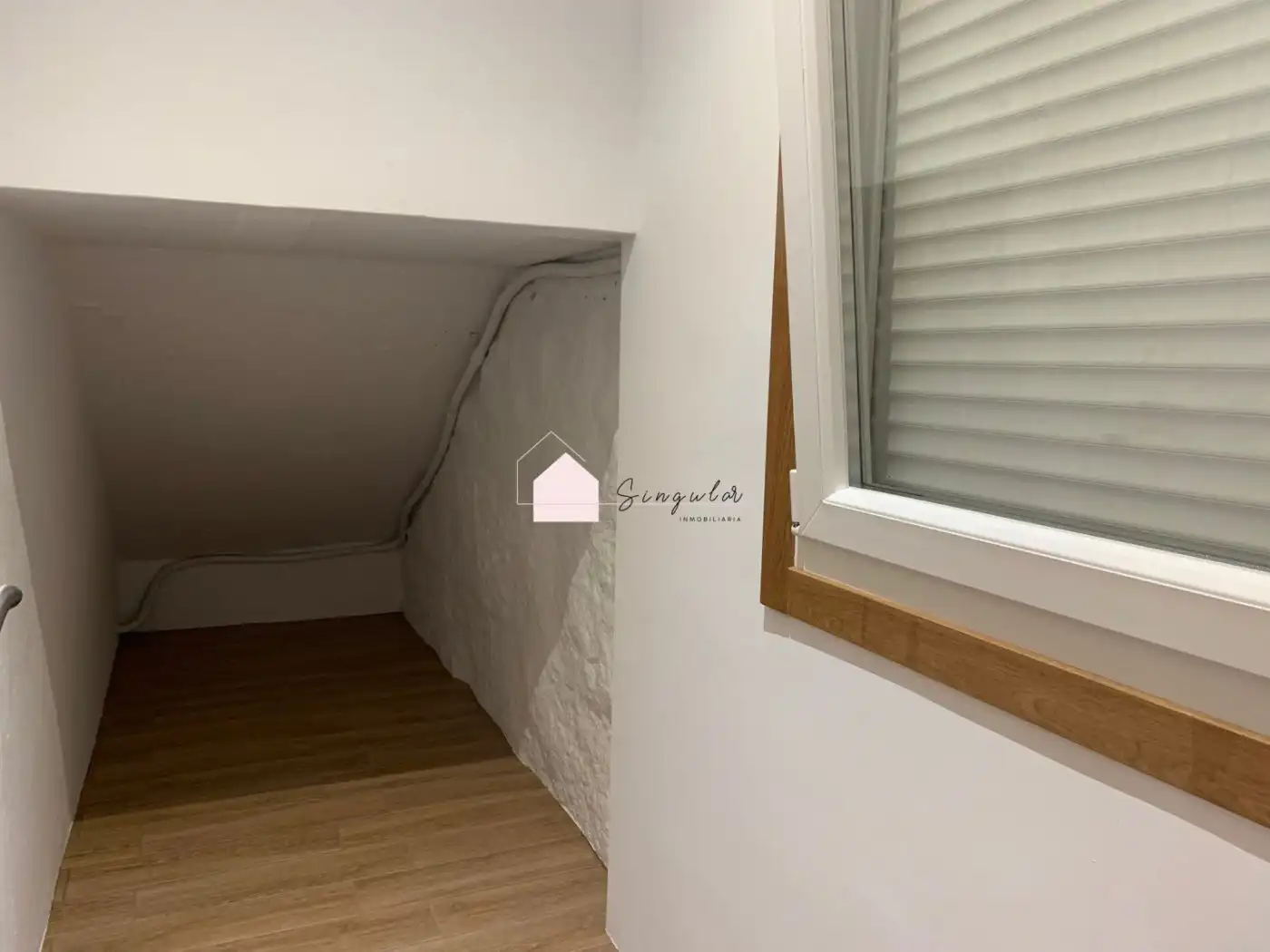 Wohnung zur Miete in Mos mit Heizung, Terrasse und Abstellraum
