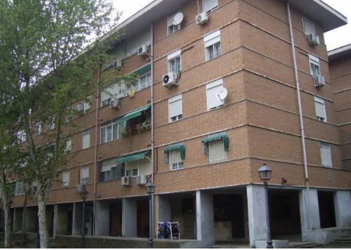 Premises for sale in C/ Bartolomé de Castro, Reyes Católicos