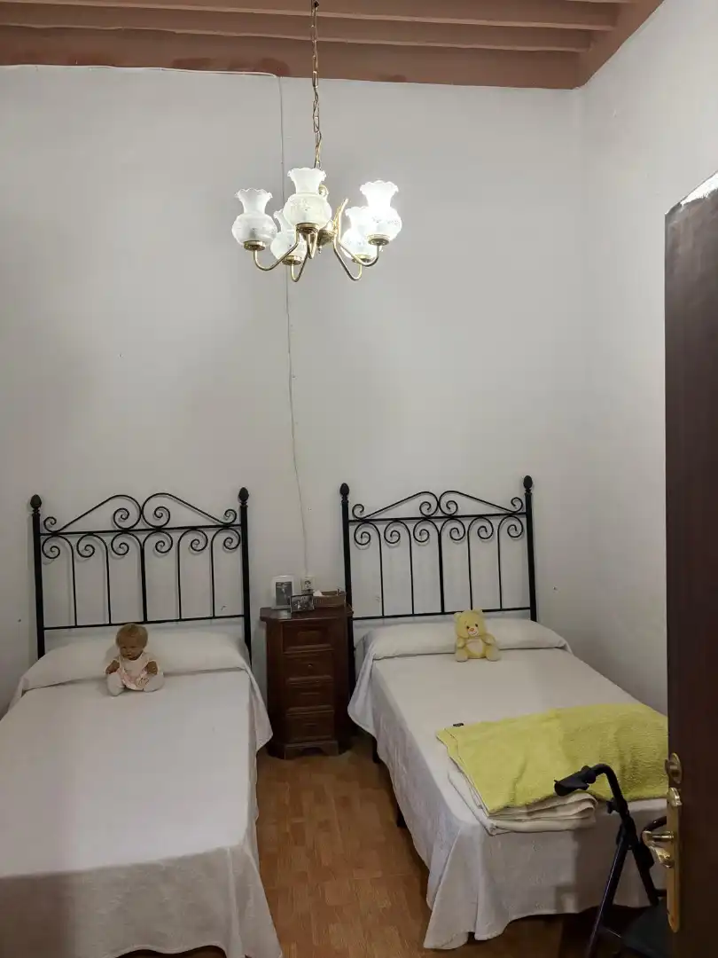 Dormitori de Casa o xalet en venda en Berja amb Jardí privat, Terrassa i Moblat