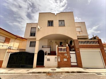 Adosado en venta en Calle Calle Soleares
