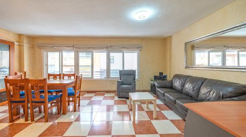 Foto 2 de Piso en venta en Carrer de San Carlos, Carolinas Bajas, Alicante / Alacant