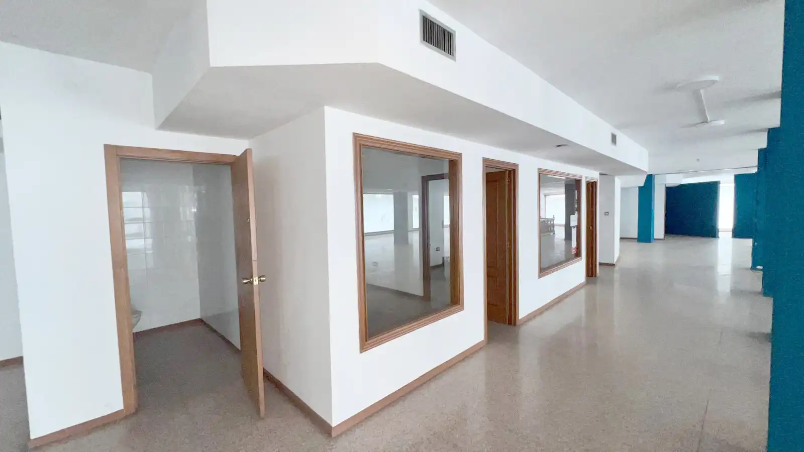 Local comercial en venda a Avenida de la Libertad, imagen 17