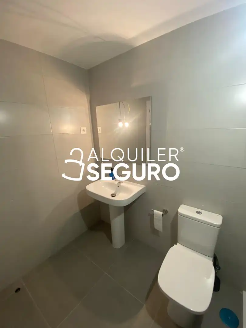 Bathroom of Flat for rent in Azuqueca de Henares  with Heating, Terrace and Swimming Pool