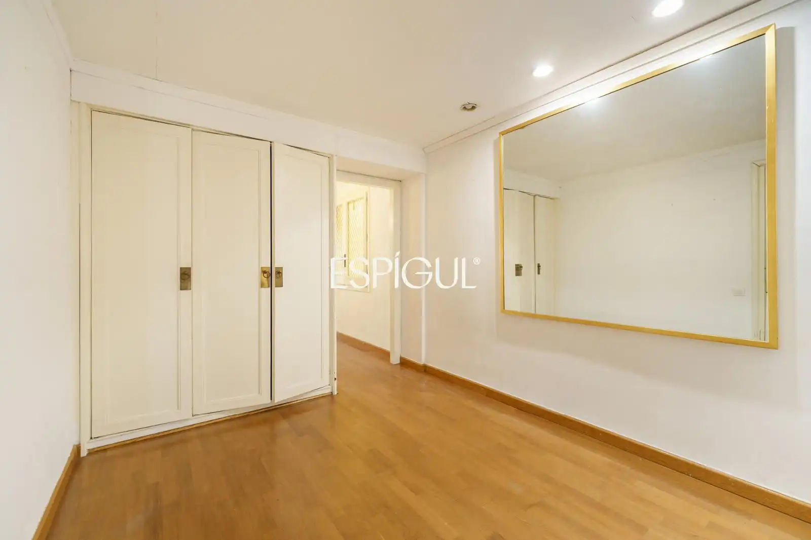Habitación de Piso en venta en Barcelona con Calefacción, Parquet y Terraza