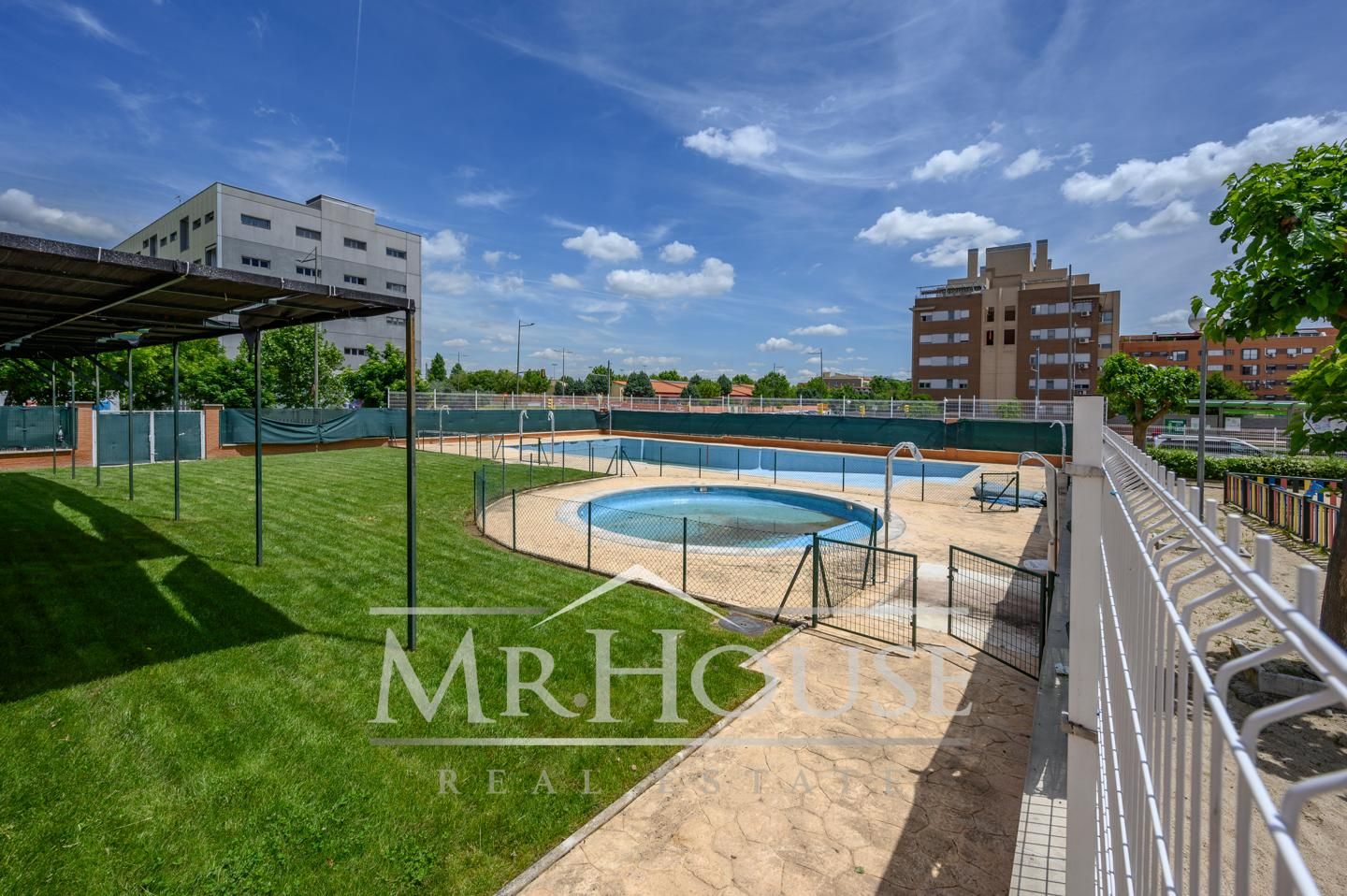 Swimming pool of Flat for sale in Parla  with Heating, Storage room and Swimming Pool