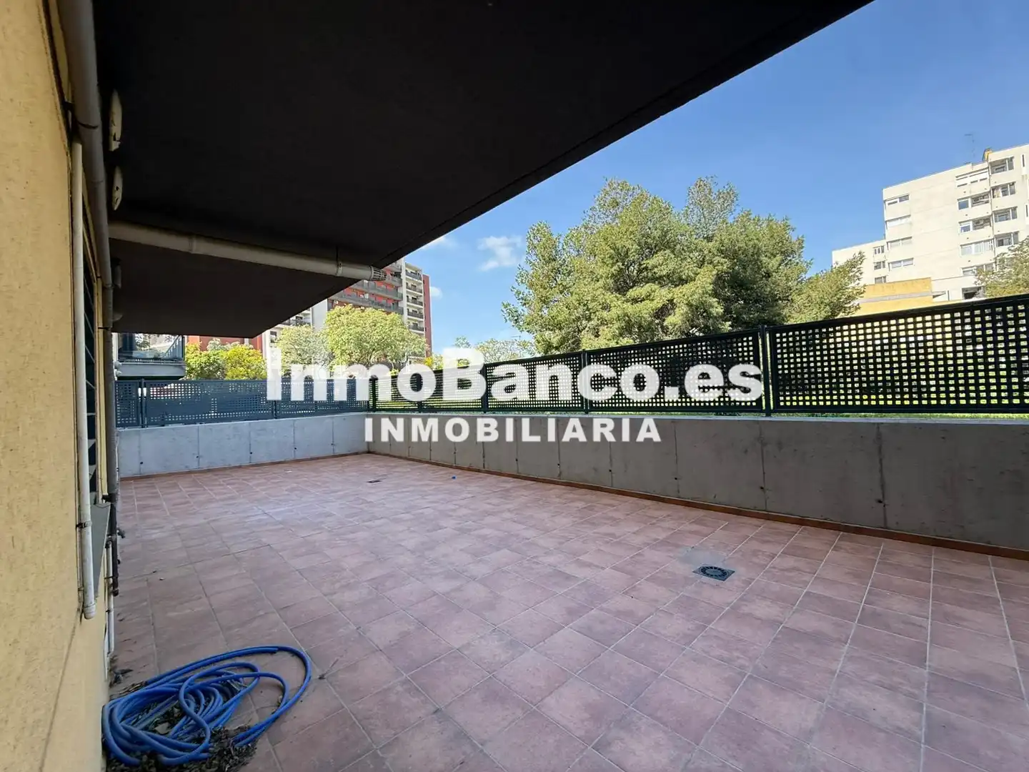 Pis amb piscina en venda a Carrer Silla 28