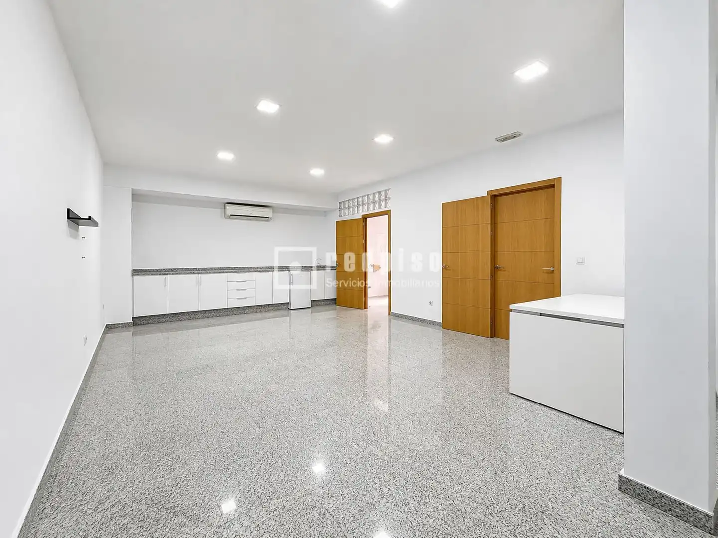 Office for sale in Torremolinos  with Air Conditioner