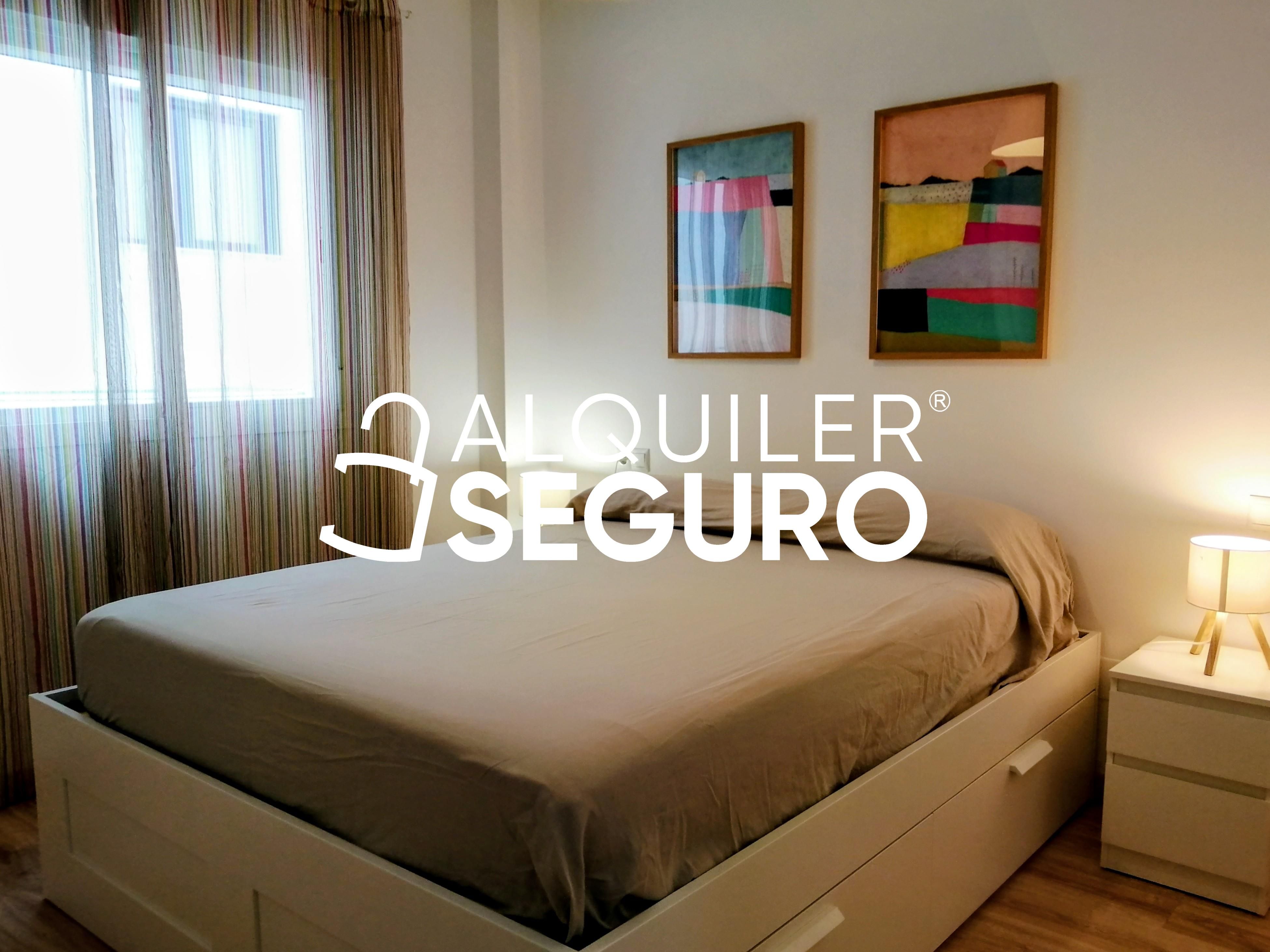 Dormitori de Pis de lloguer en Málaga Capital amb Aire condicionat i Moblat