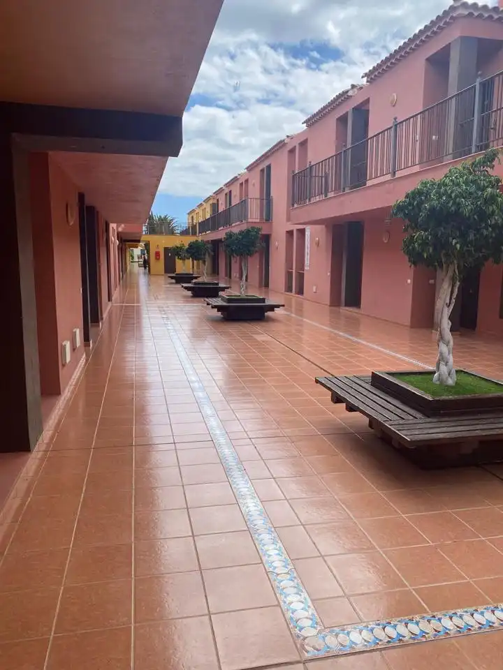 Apartamento en venta en Arona con Terraza, Amueblado y Piscina comunitaria