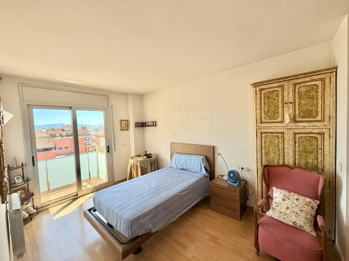Habitación de Piso en venta en Figueres con Calefacción, Terraza y Horno