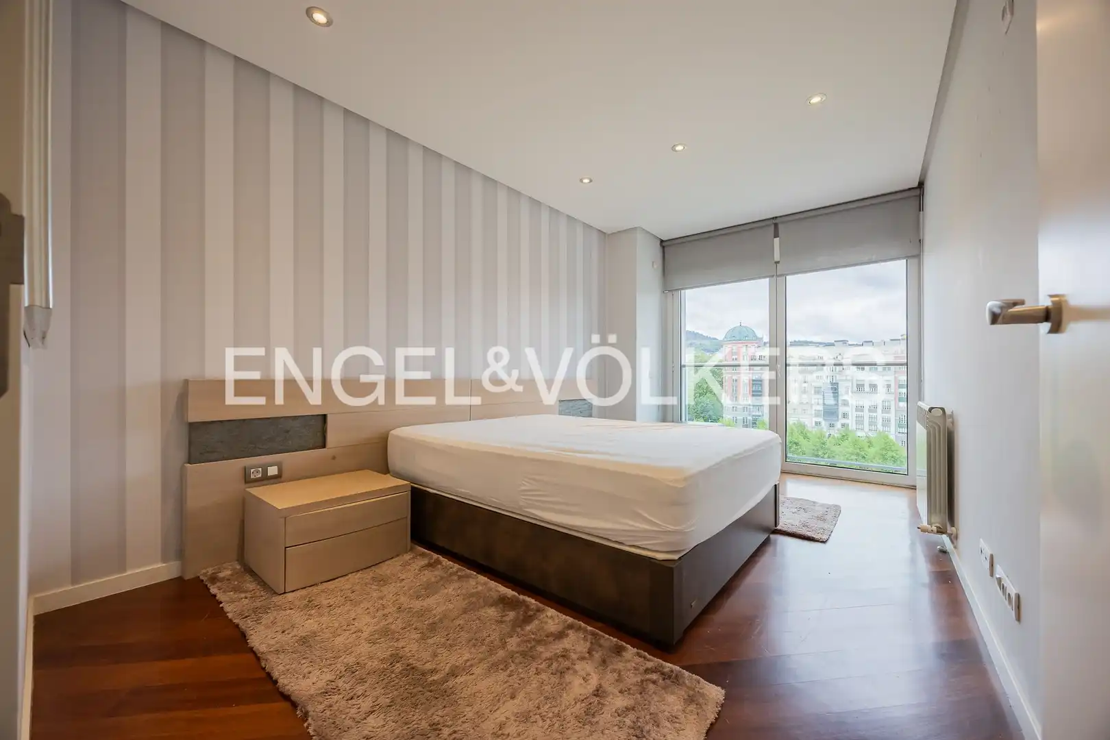 Bedroom of Flat for sale in Bilbao   with Air Conditioner, Heating and Parquet flooring
