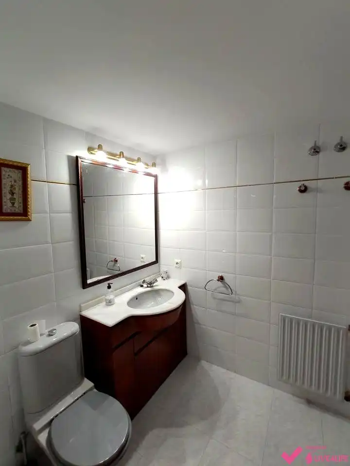 Bathroom of Flat for rent in Valencia  with Air Conditioner, Heating and Furnished