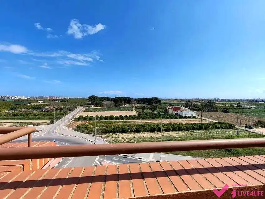 Außenansicht von Wohnung zur Miete in Valencia mit Klimaanlage, Terrasse und Möbliert