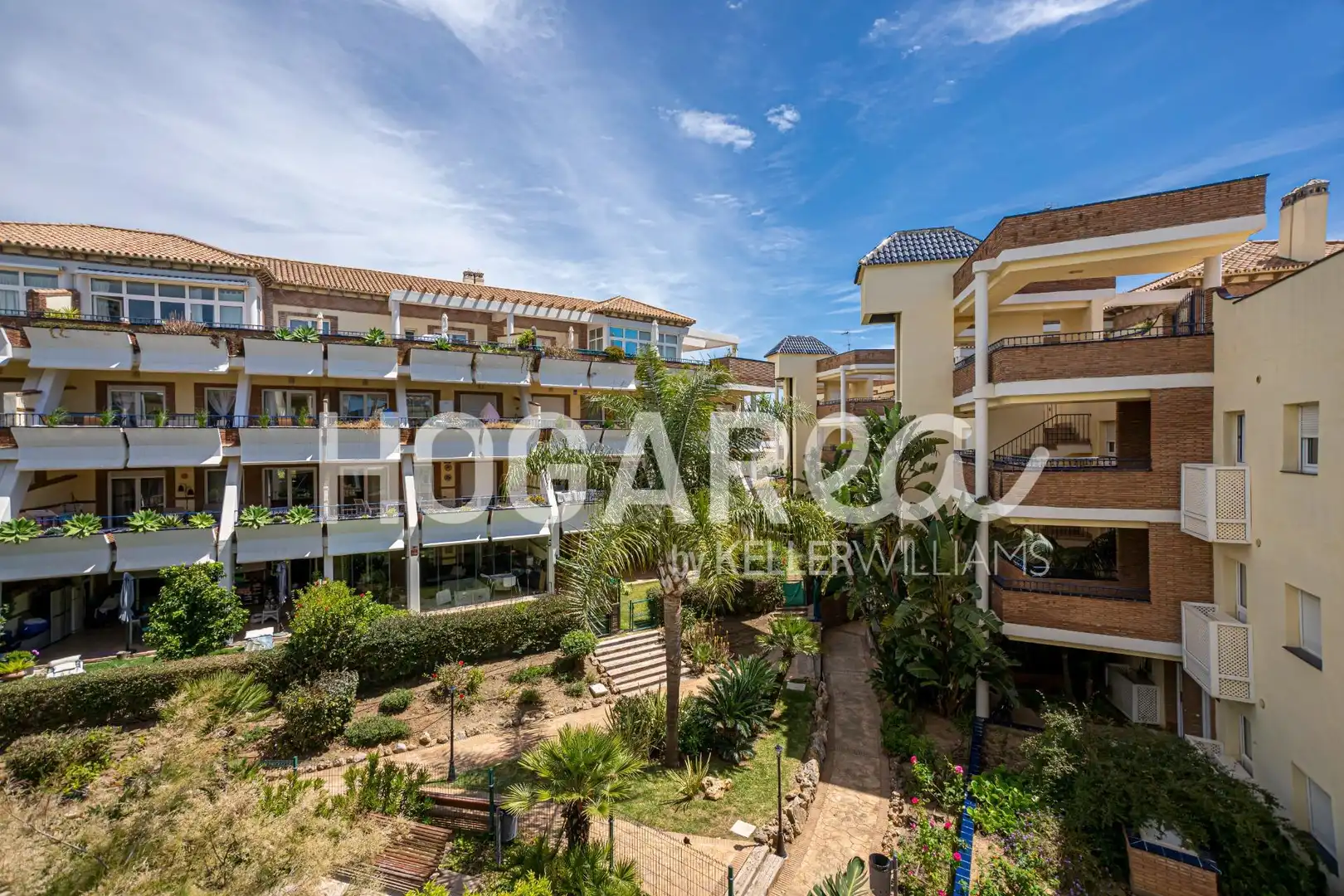 Vista exterior de Àtic en venda en Mijas amb Aire condicionat, Jacuzzi i Piscina comunitària
