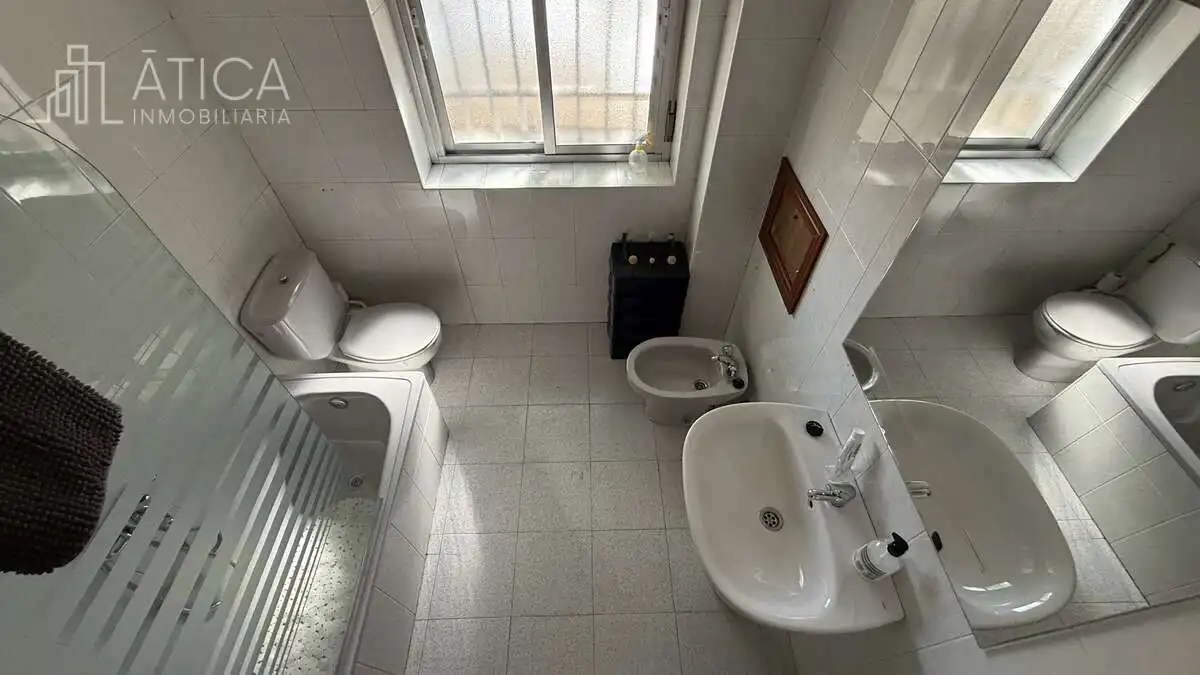 Badezimmer von Wohnung zur Miete in San Bernardo - Carmelitas - Campus