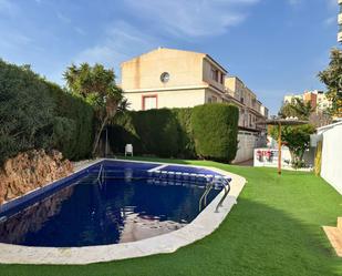 Jardí de Casa adosada en venda en Alicante / Alacant amb Aire condicionat, Calefacció i Terrassa