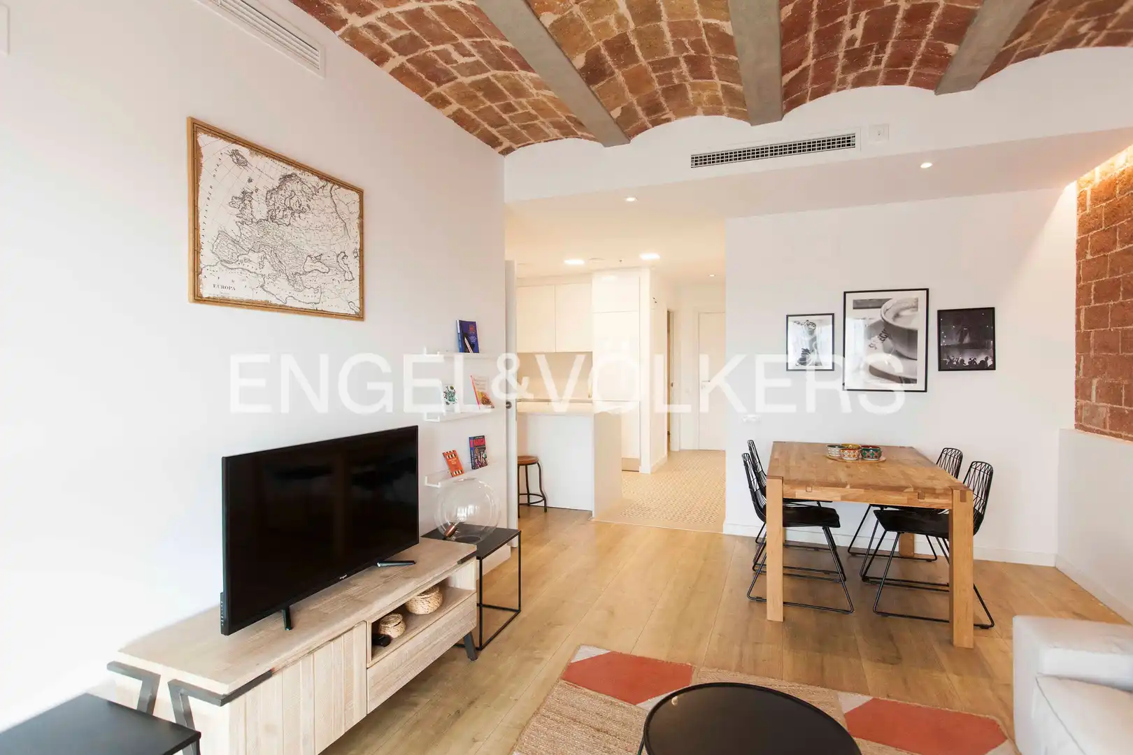 Sala d'estar de Pis en venda en Barcelona amb Aire condicionat, Calefacció i Parquet