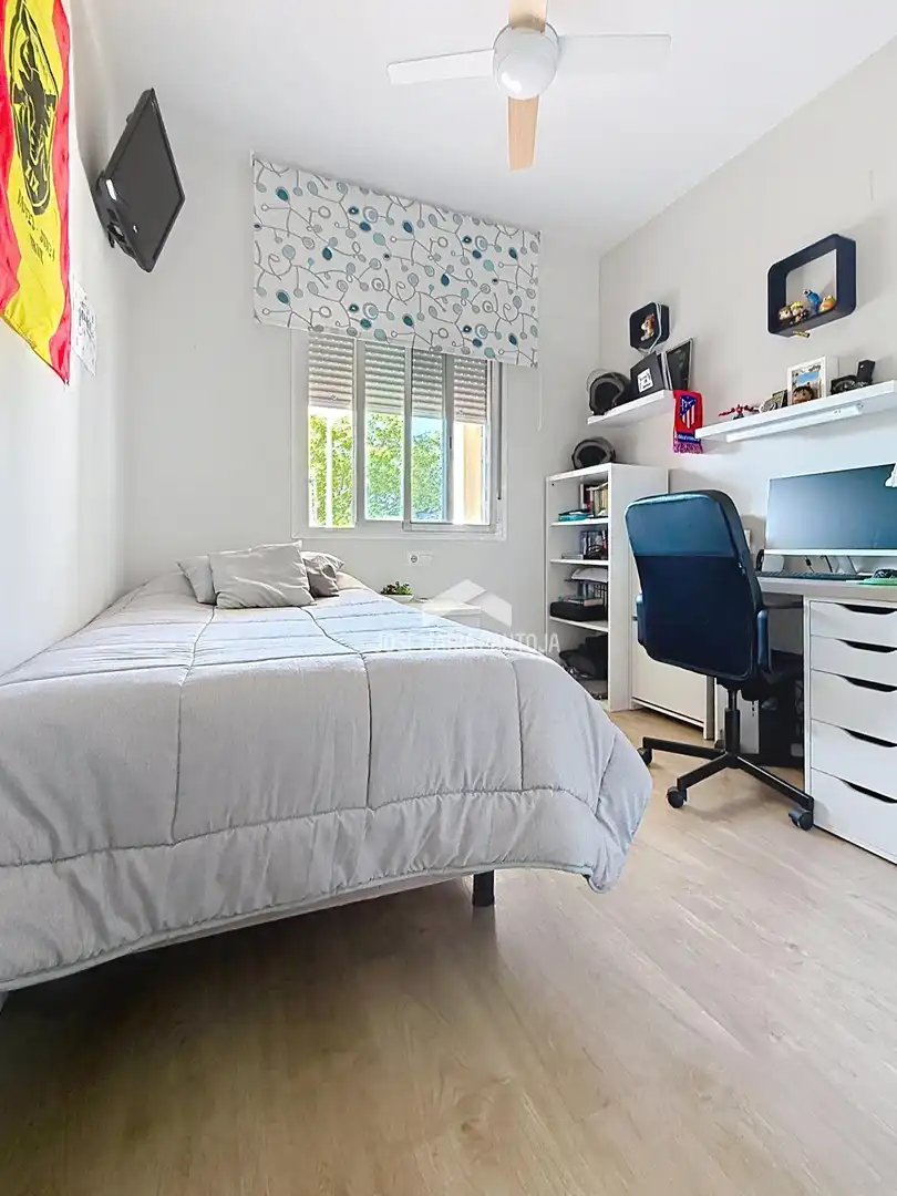 Bedroom of Flat for sale in Jerez de la Frontera  with Air Conditioner, Private garden and Parquet flooring