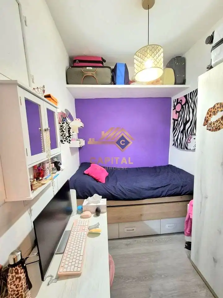 Bedroom of Flat for sale in Madrid  with Air Conditioner, Heating and Balcony