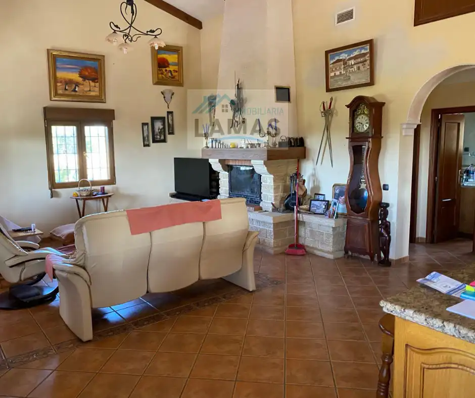 Sala de estar de Finca rústica en venta en Valverde de la Vera con Jardín privado, Terraza y Piscina