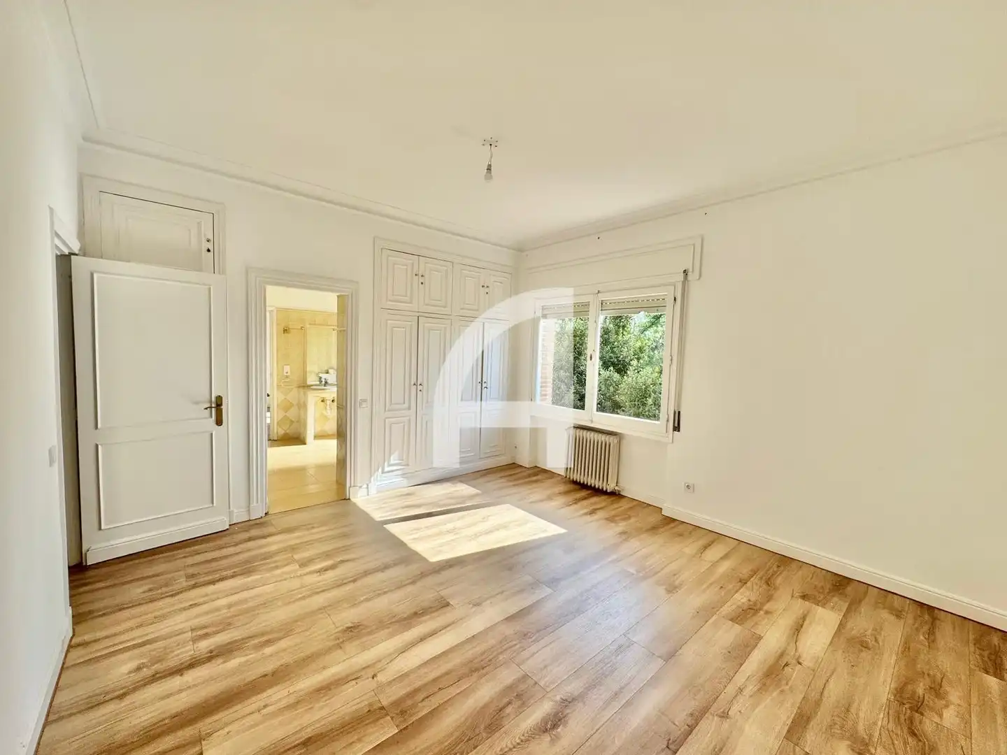 Sala de estar de Casa o chalet en venta en Villanueva de la Cañada con Aire acondicionado, Calefacción y Jardín privado