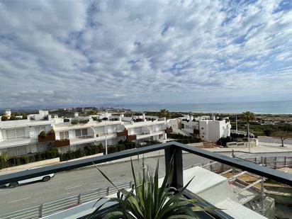 Vista exterior de Pis en venda en Santa Pola amb Aire condicionat, Terrassa i Piscina