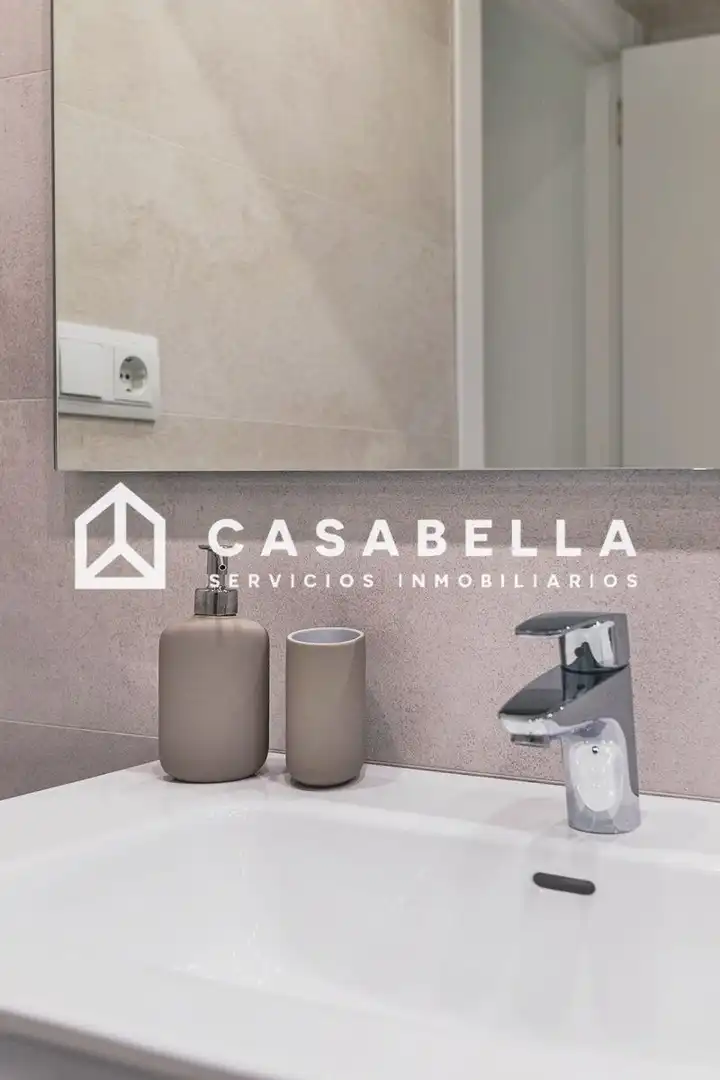 Baño de Piso en venta en Valencia con Aire acondicionado, Calefacción y Terraza