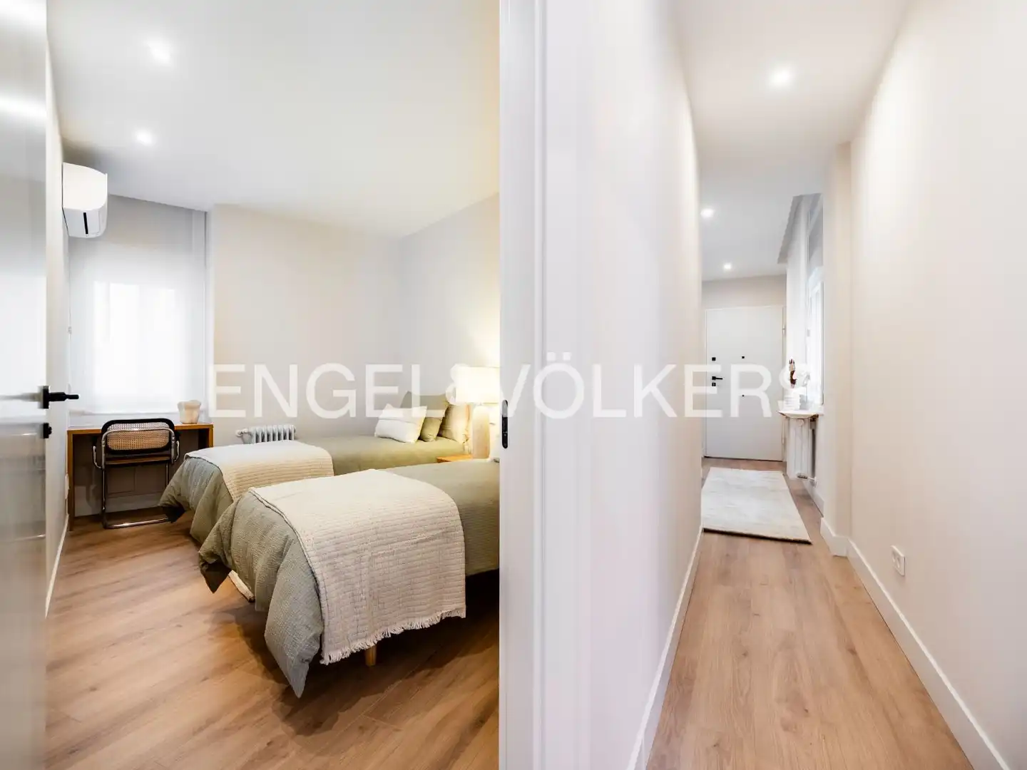 Schlafzimmer von Wohnung zur Miete in Madrid mit Klimaanlage, Heizung und Terrasse