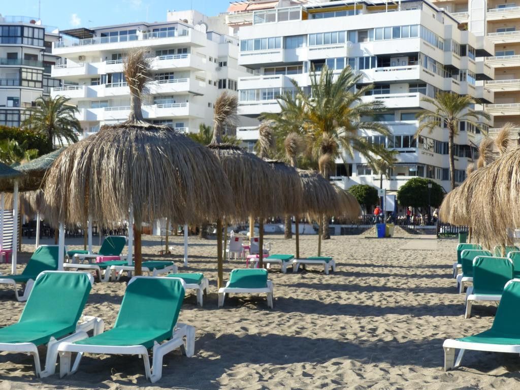 Vista exterior de Apartament de lloguer en Marbella amb Terrassa i Balcó