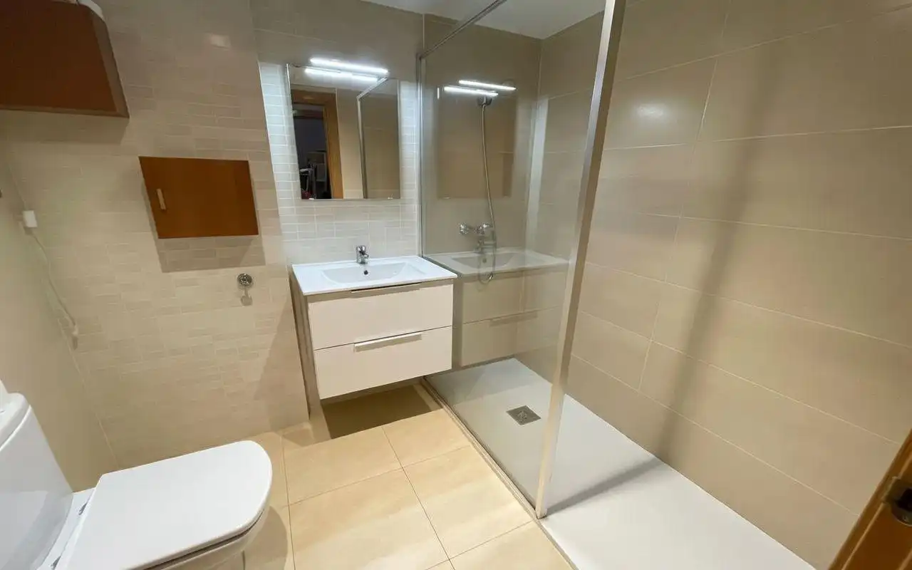 Bany de Apartament en venda en La Ràpita amb Calefacció, Terrassa i Moblat