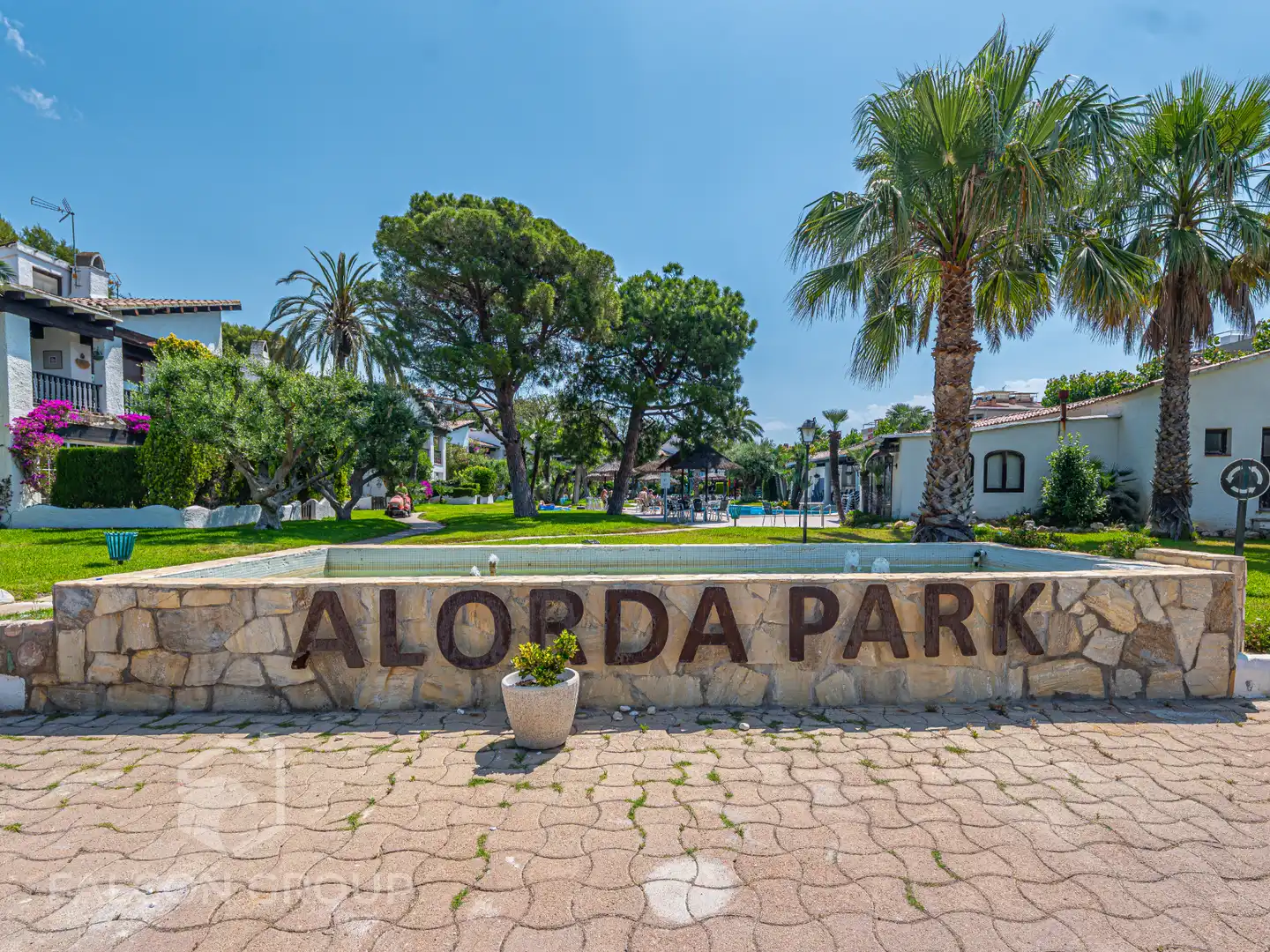 Aparcament de Casa o xalet en venda en Calafell amb Jardí privat, Balcó i Piscina comunitària