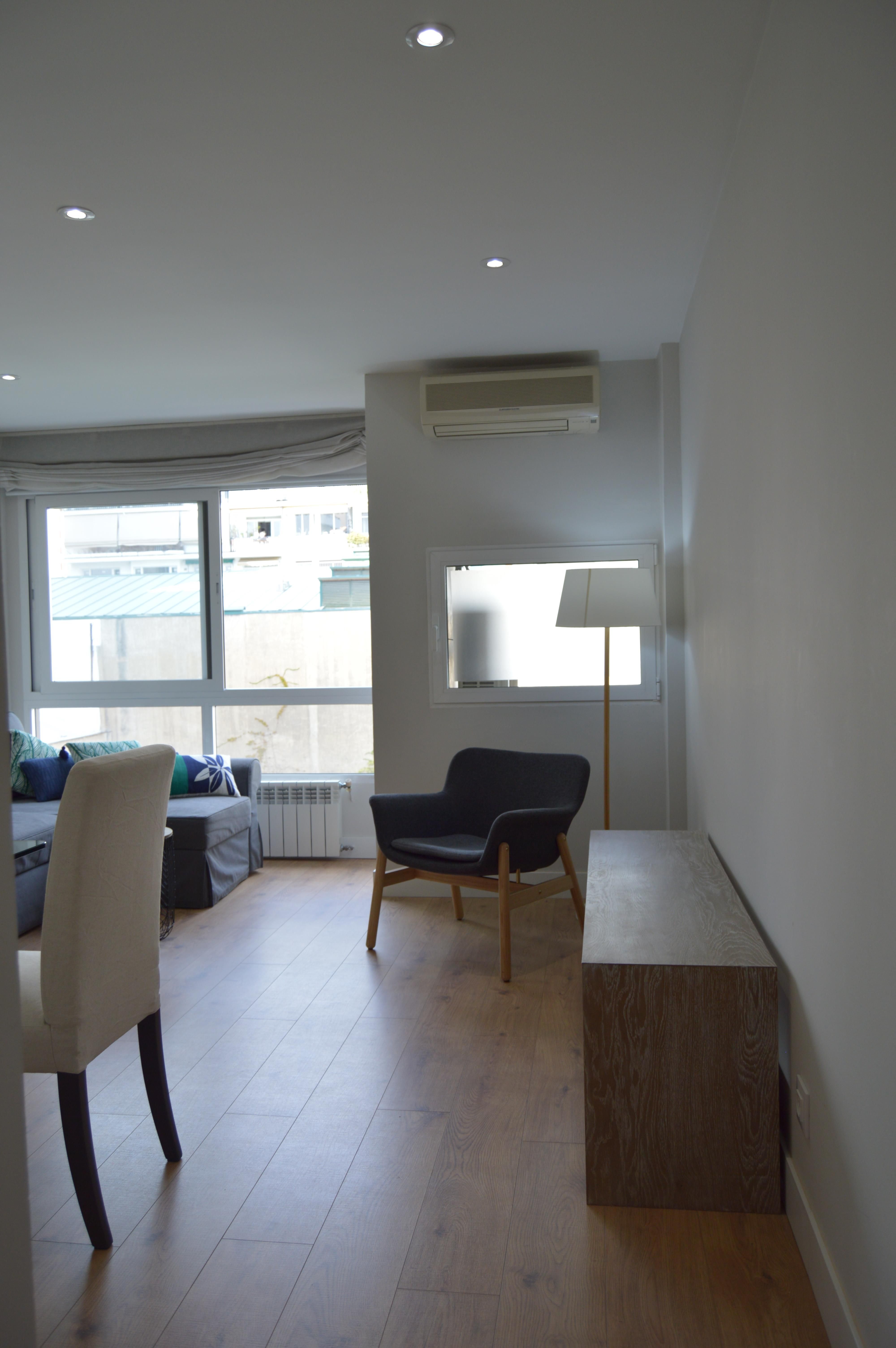 Living room of Flat to rent in  Madrid Capital  with Air Conditioner, Heating and Private garden