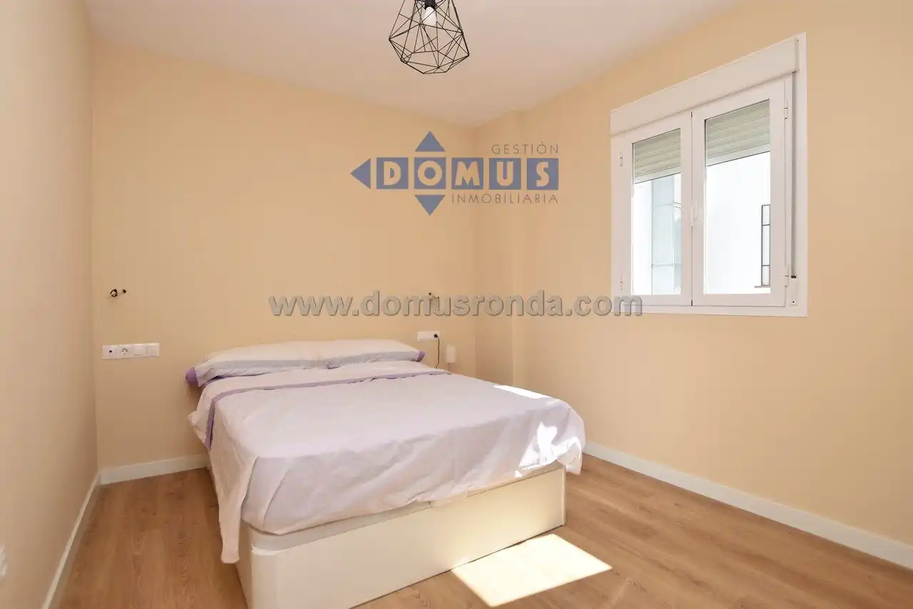 Bedroom of Flat for rent in Ronda  with Air Conditioner and Terrace