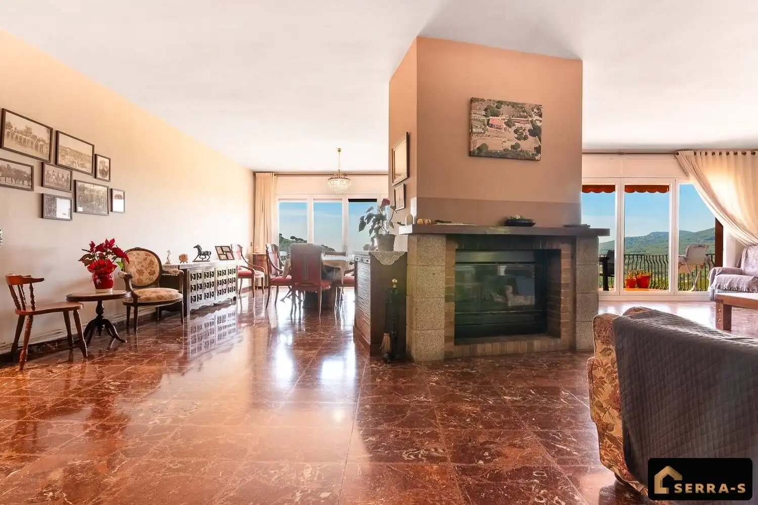 Casa rústica amb terrassa en venda a Nucli Urbà, imagen 4
