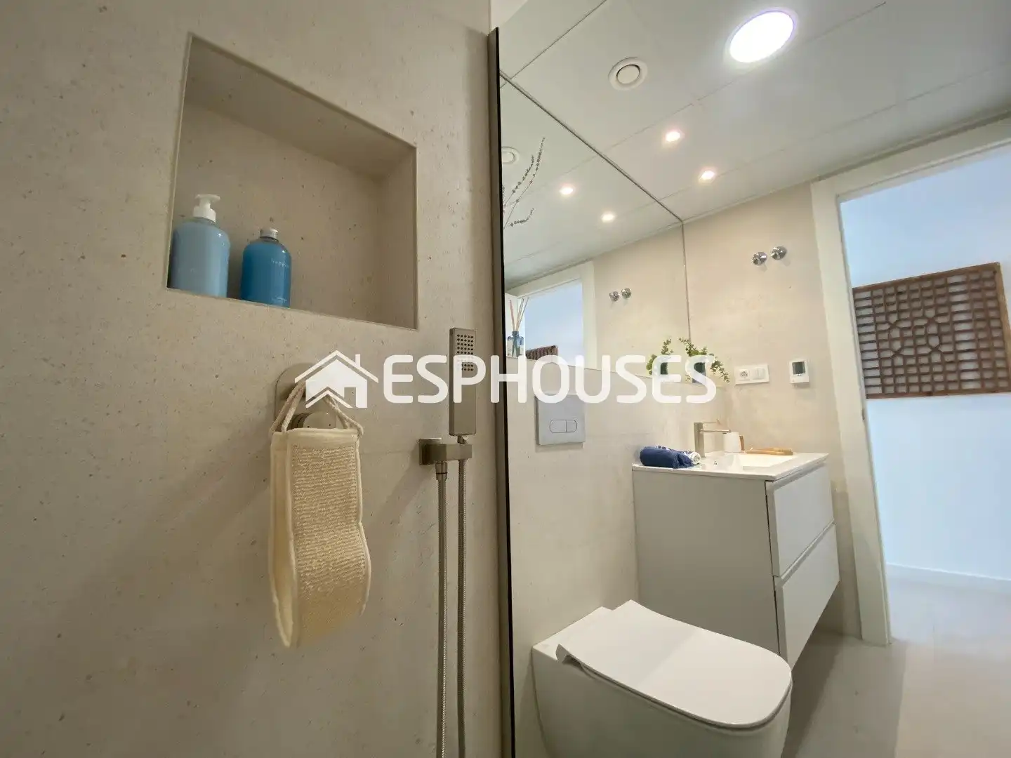 Baño de Ático en venta en Pilar de la Horadada con Aire acondicionado, Terraza y Balcón