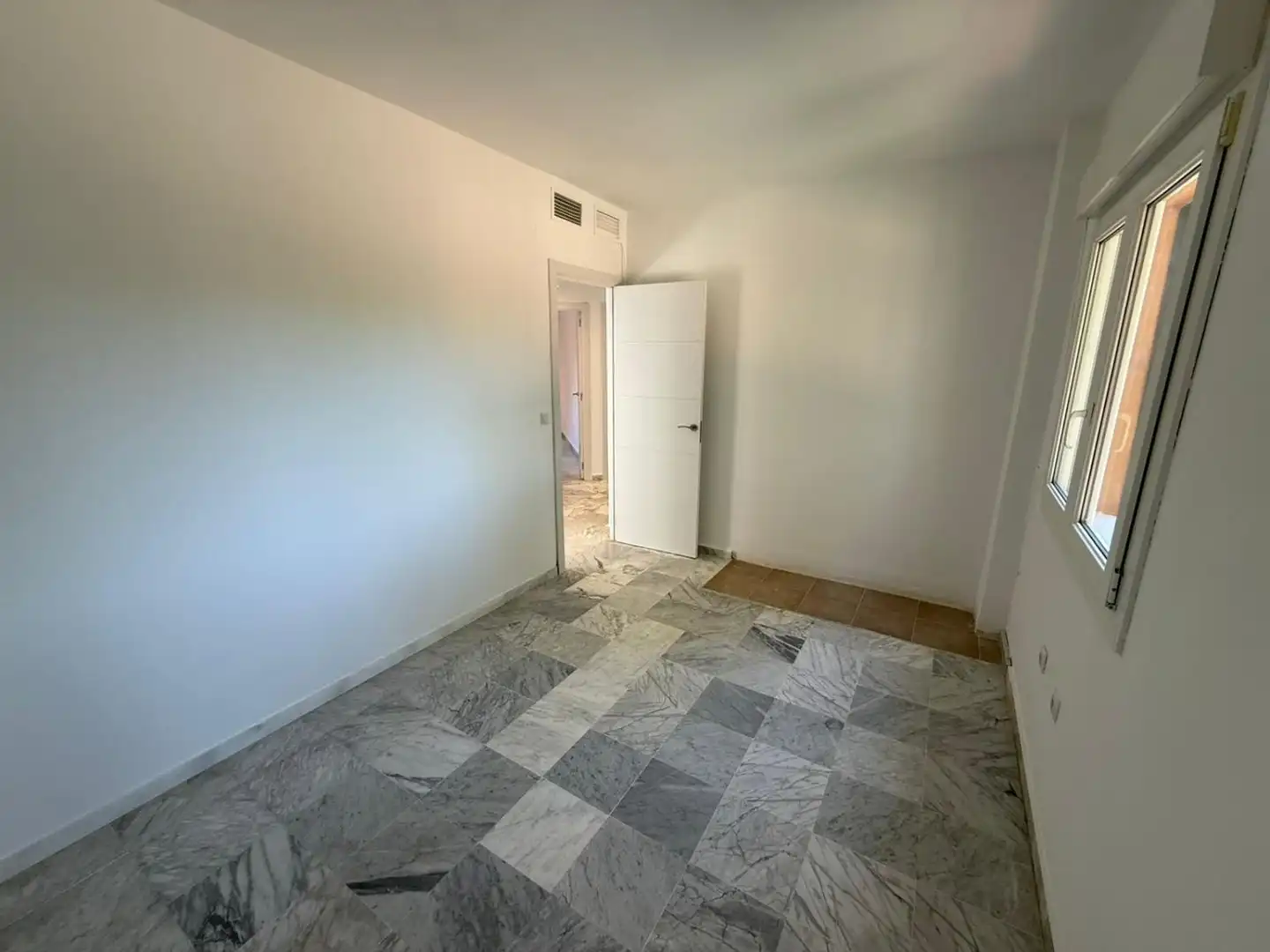 Villa mit Pool zum Verkauf in Alcorrín, imagen 37
