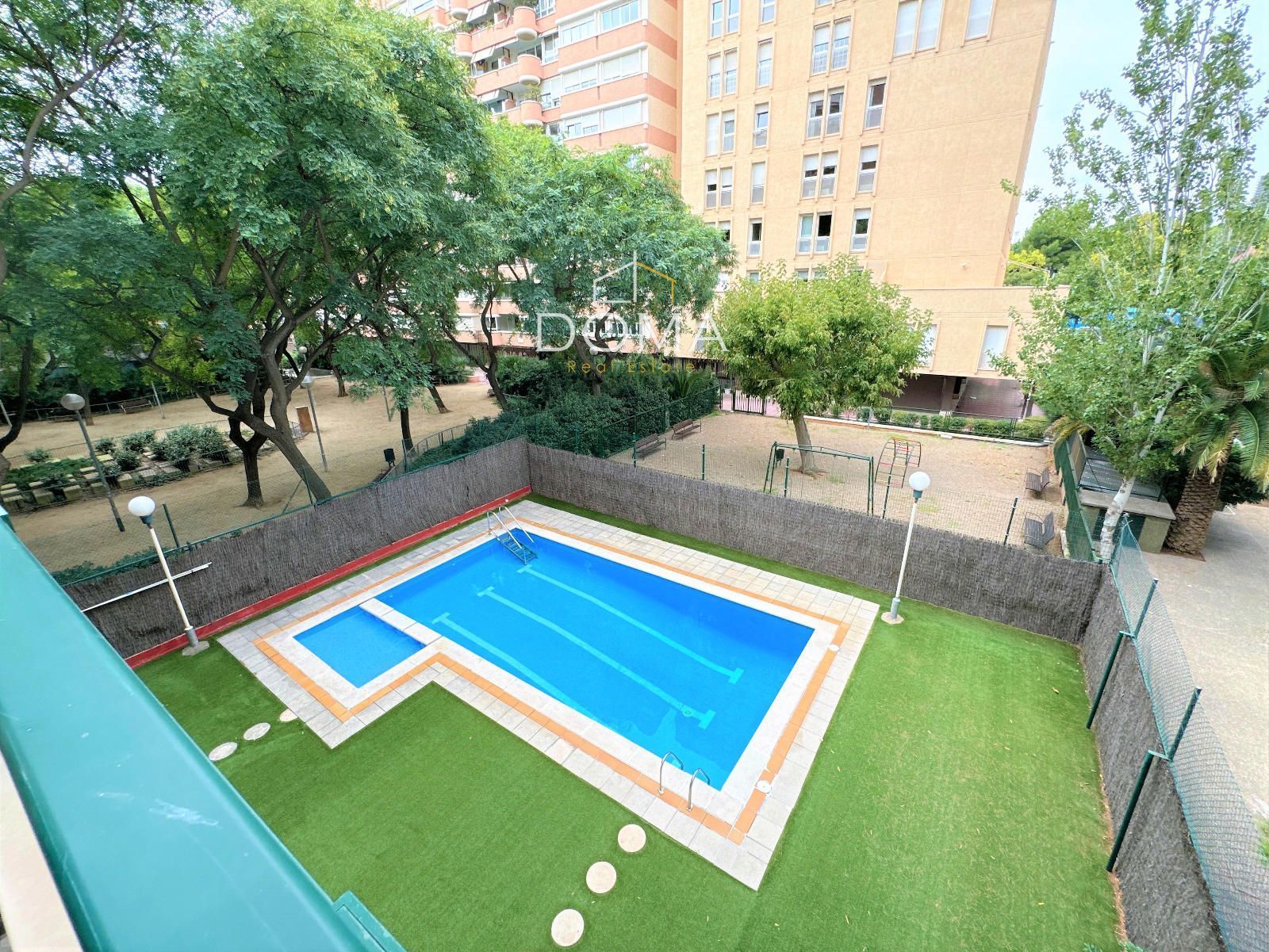 Swimming pool of Flat to rent in  Barcelona Capital  with Air Conditioner, Heating and Parquet flooring