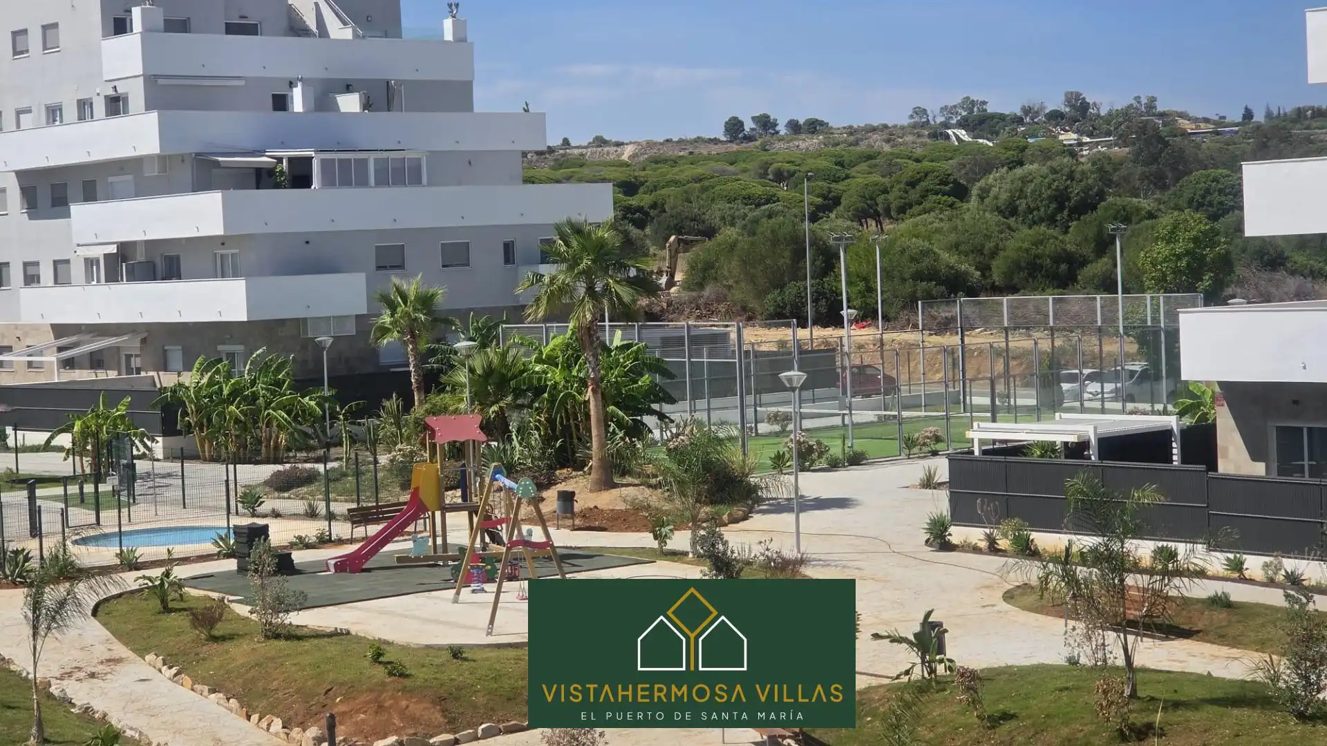Vista exterior de Piso en venta en El Puerto de Santa María con Terraza y Piscina comunitaria