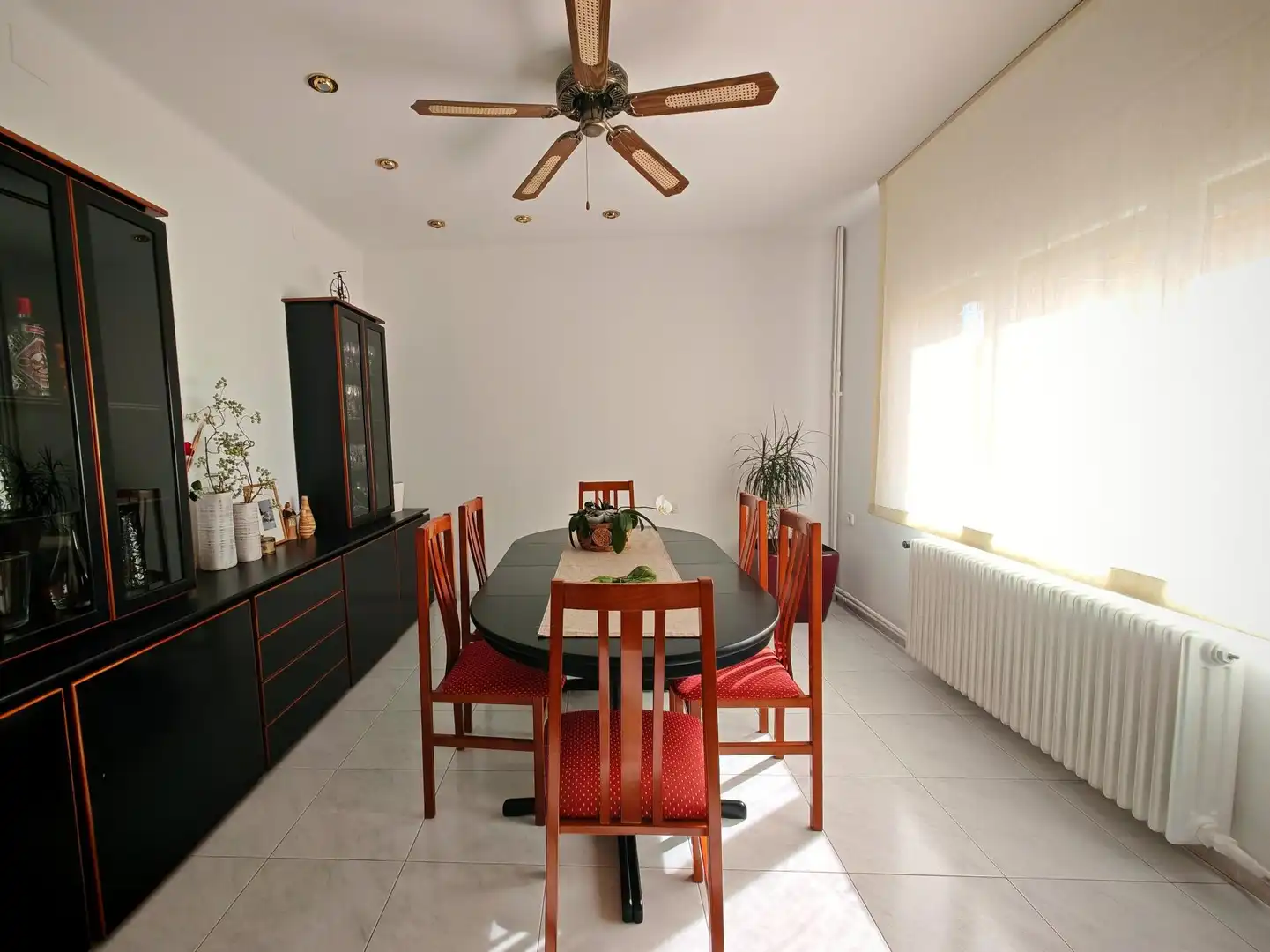 Comedor de Casa o chalet en venta en Breda con Aire acondicionado, Calefacción y Terraza
