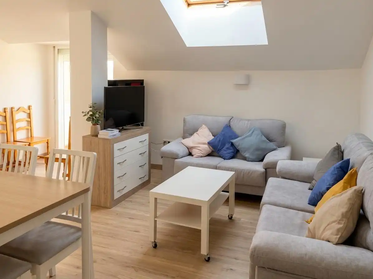 Sala de estar de Ático de alquiler en Fuengirola con Aire acondicionado, Calefacción y Jardín privado