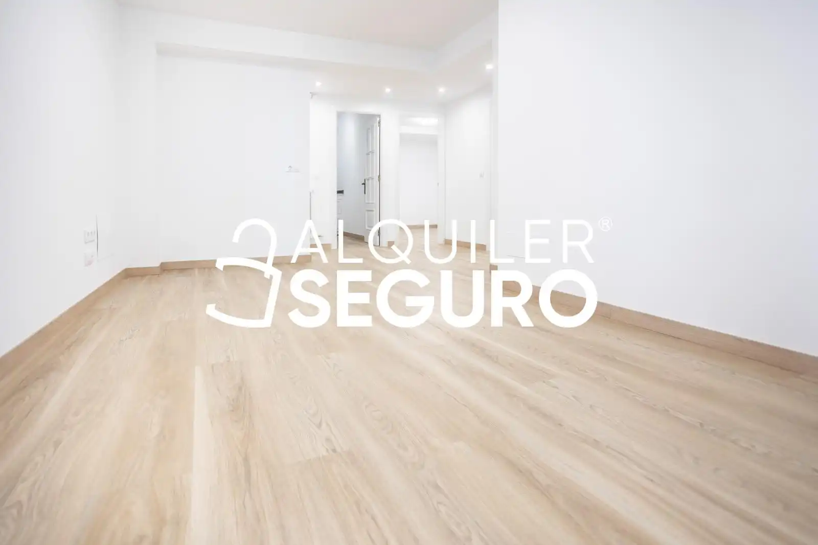 Flat for rent in Carpio, Santo Domingo - El Campillín