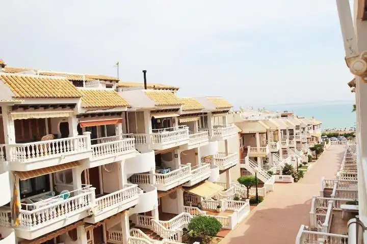 Vista exterior de Dúplex en venta en Guardamar del Segura