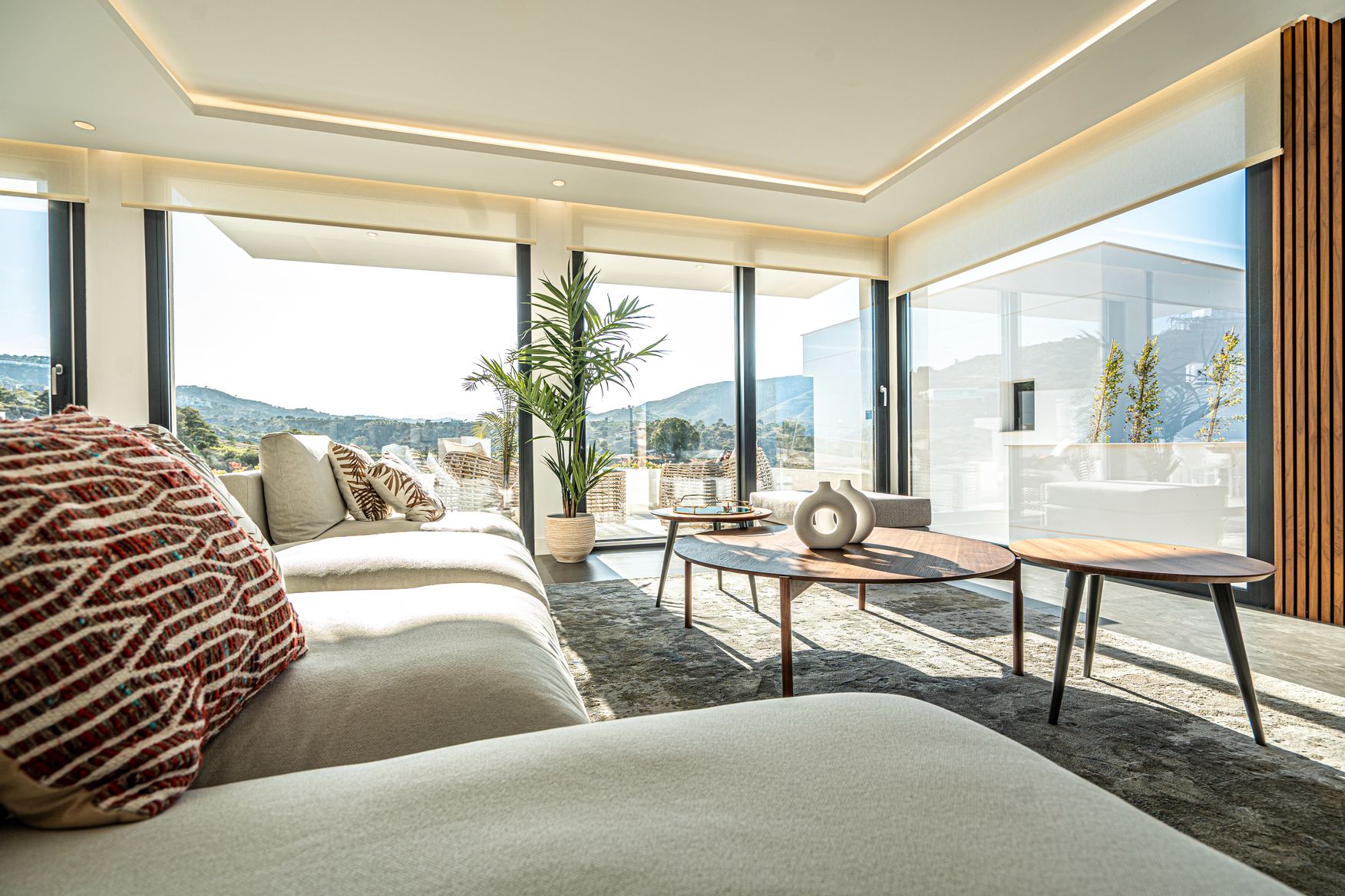 Sala d'estar de Casa o xalet en venda en Mijas amb Jardí privat