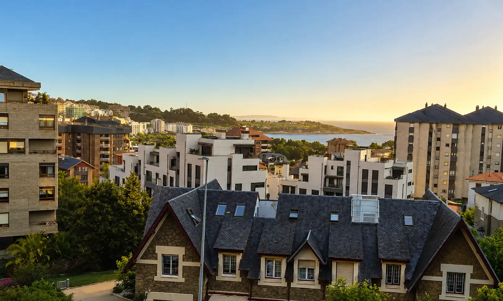 Außenansicht von Wohnung zur Miete in Santander mit Heizung, Terrasse und Möbliert