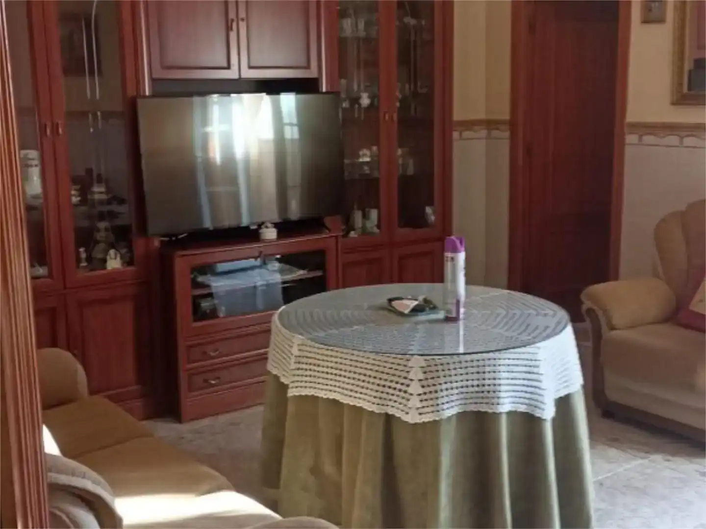 Sala d'estar de Casa adosada en venda en Valverde de Llerena amb Moblat i Balcó