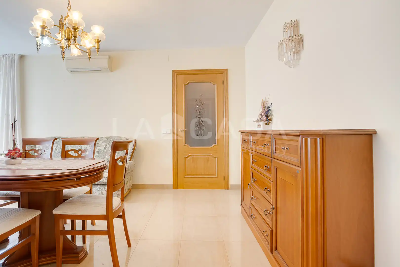 Piso en venta en Cornellà de Llobregat con Calefacción y Balcón