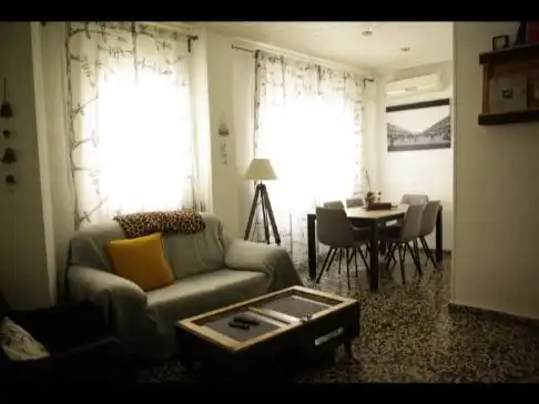 Sala de estar de Piso para compartir en Valencia con Aire acondicionado, Calefacción y Amueblado