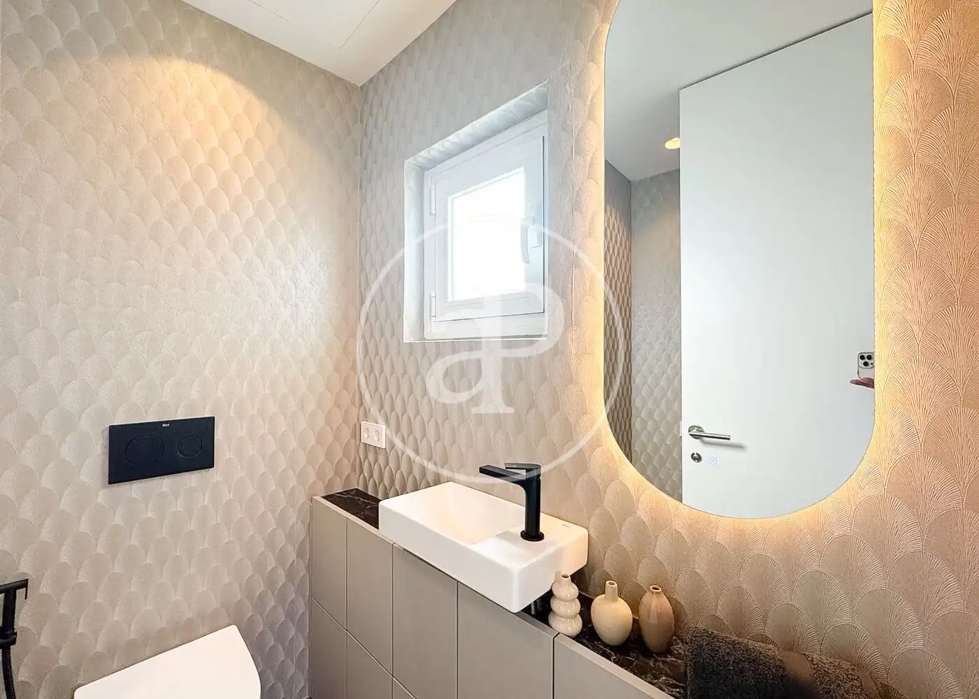 Bathroom of Flat for sale in Madrid  with Air Conditioner, Heating and Terrace
