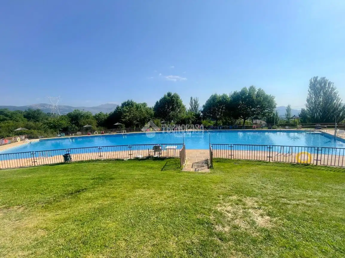 Piscina de Piso en venta en Guadarrama con Aire acondicionado, Calefacción y Terraza