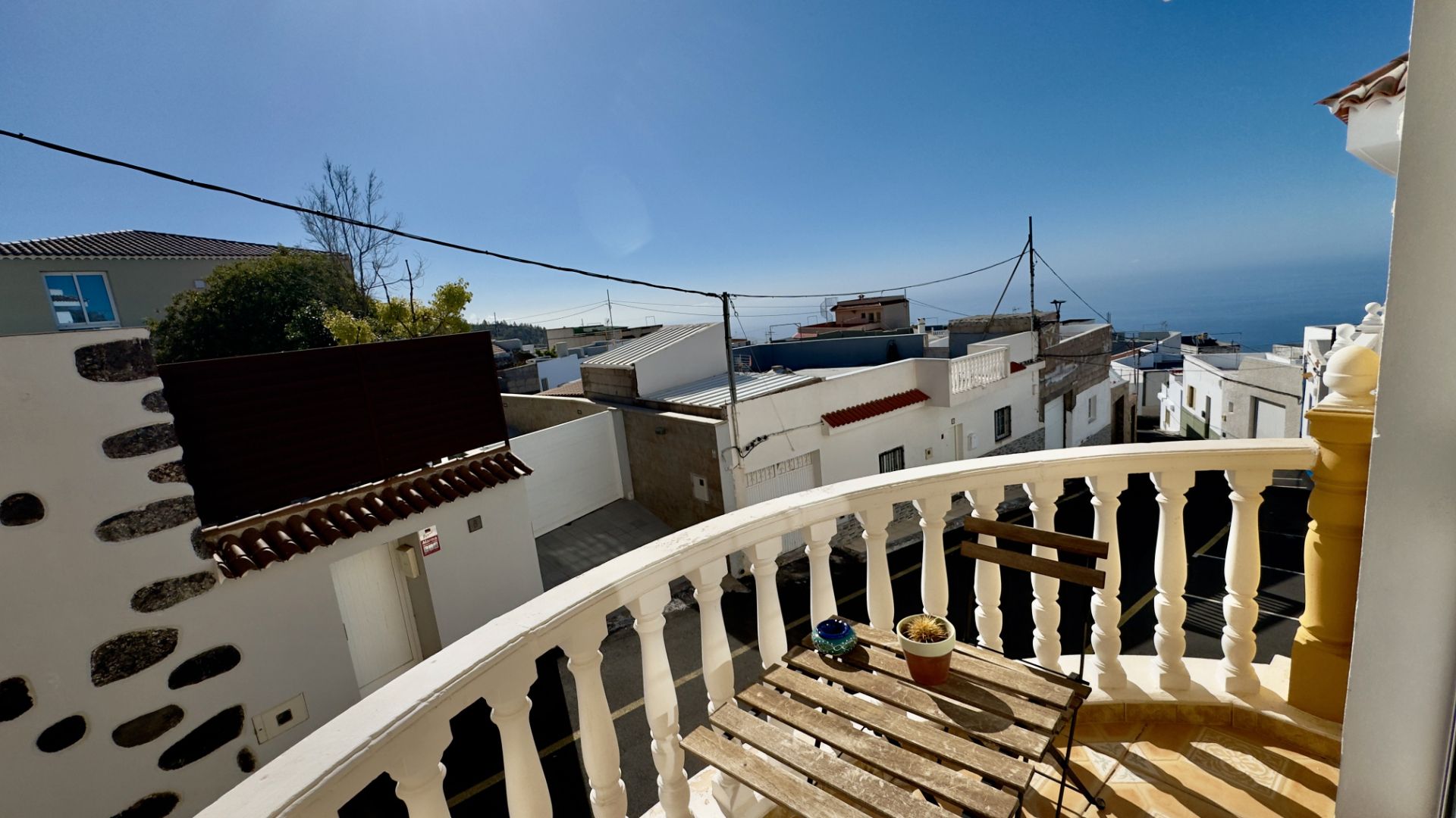 Vista exterior de Casa o xalet en venda en Santiago del Teide amb Aire condicionat, Terrassa i Traster